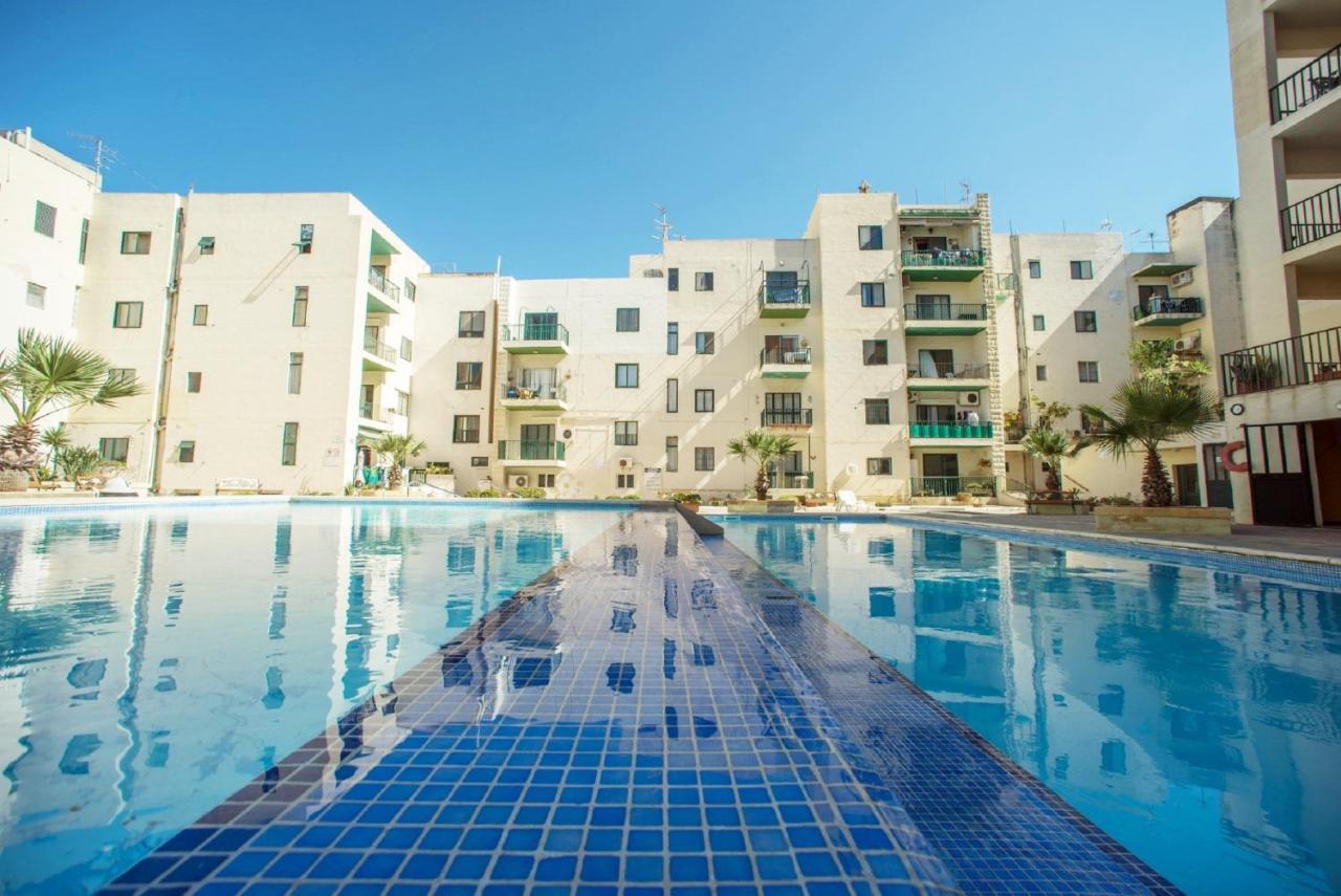 Stunning Penthouse Roof Terrace & Communal Swimming Pool St. Paul's Bay Buitenkant foto