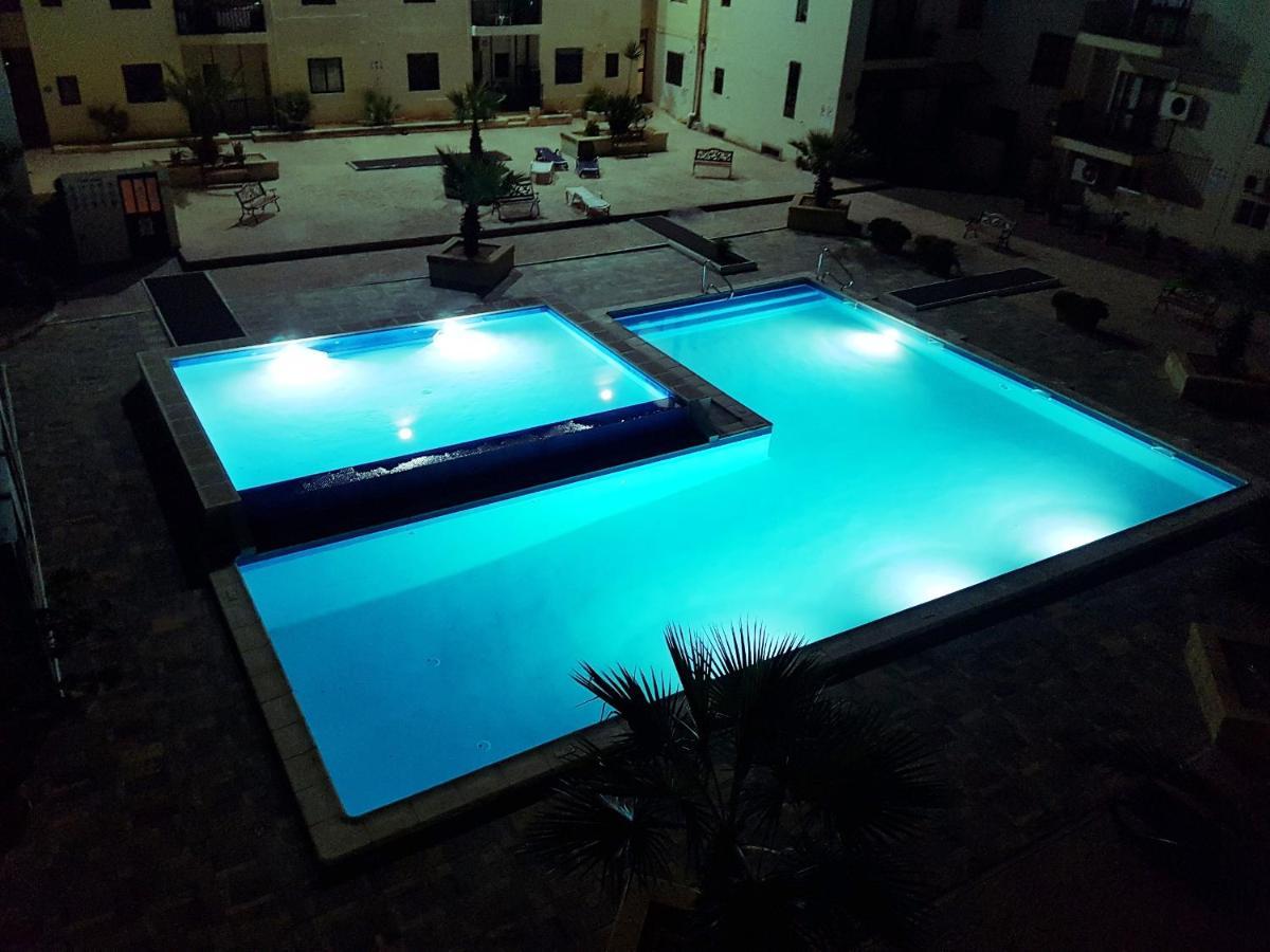 Stunning Penthouse Roof Terrace & Communal Swimming Pool St. Paul's Bay Buitenkant foto