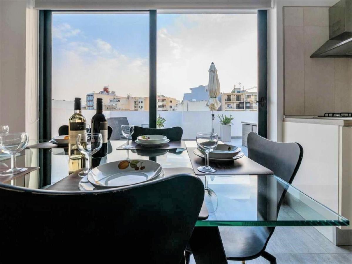 Stunning Penthouse Roof Terrace & Communal Swimming Pool St. Paul's Bay Buitenkant foto